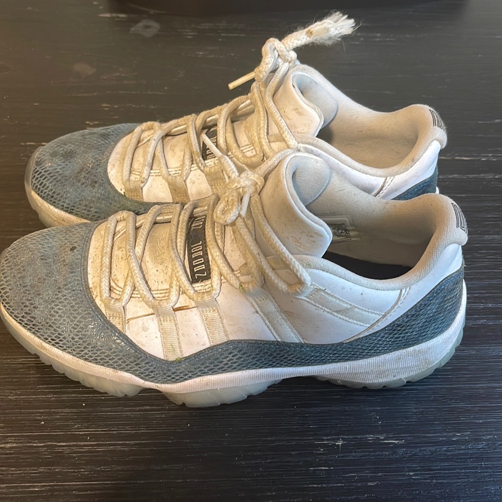Jordan 11 Low Navy Snakeskin